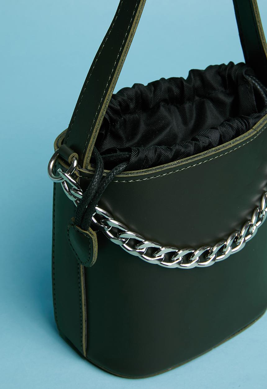 Superbalist - Drawstring chain detail bucket bag - green