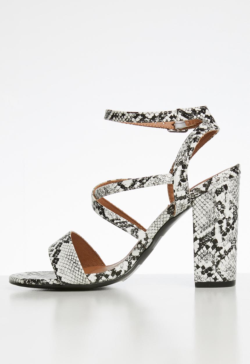 Madison® - Snake print block heel - white & black