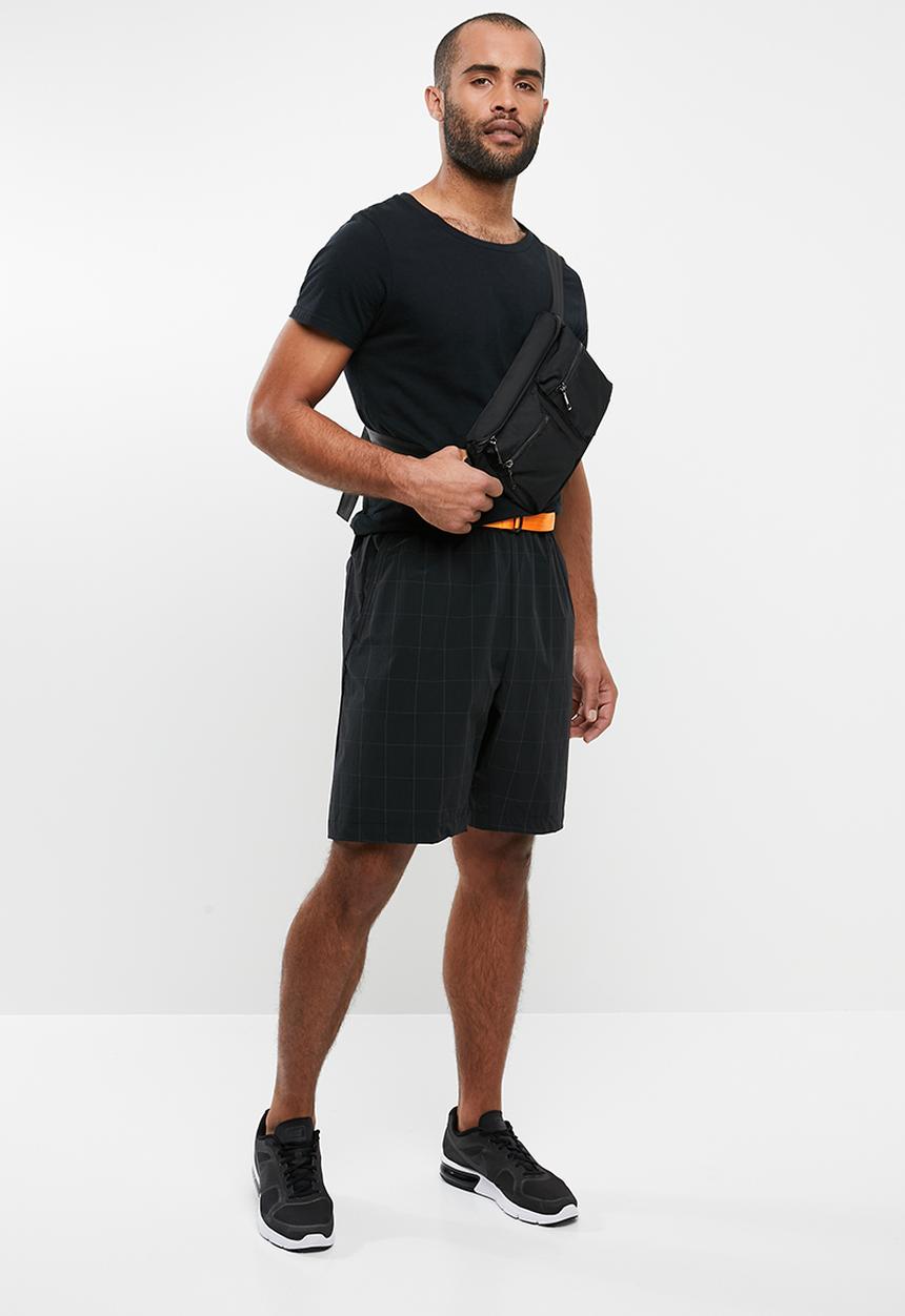 Nike - Nike sportswear tech pack shorts - black