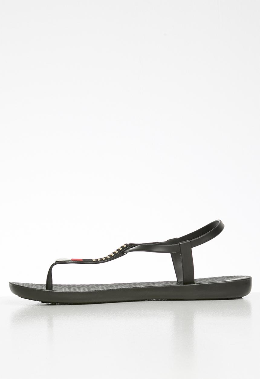 Ipanema - Class pop iii fem T-strap sandal - black