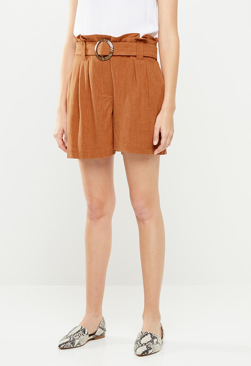 New Look - Bermuda buckle detail shorts - rust