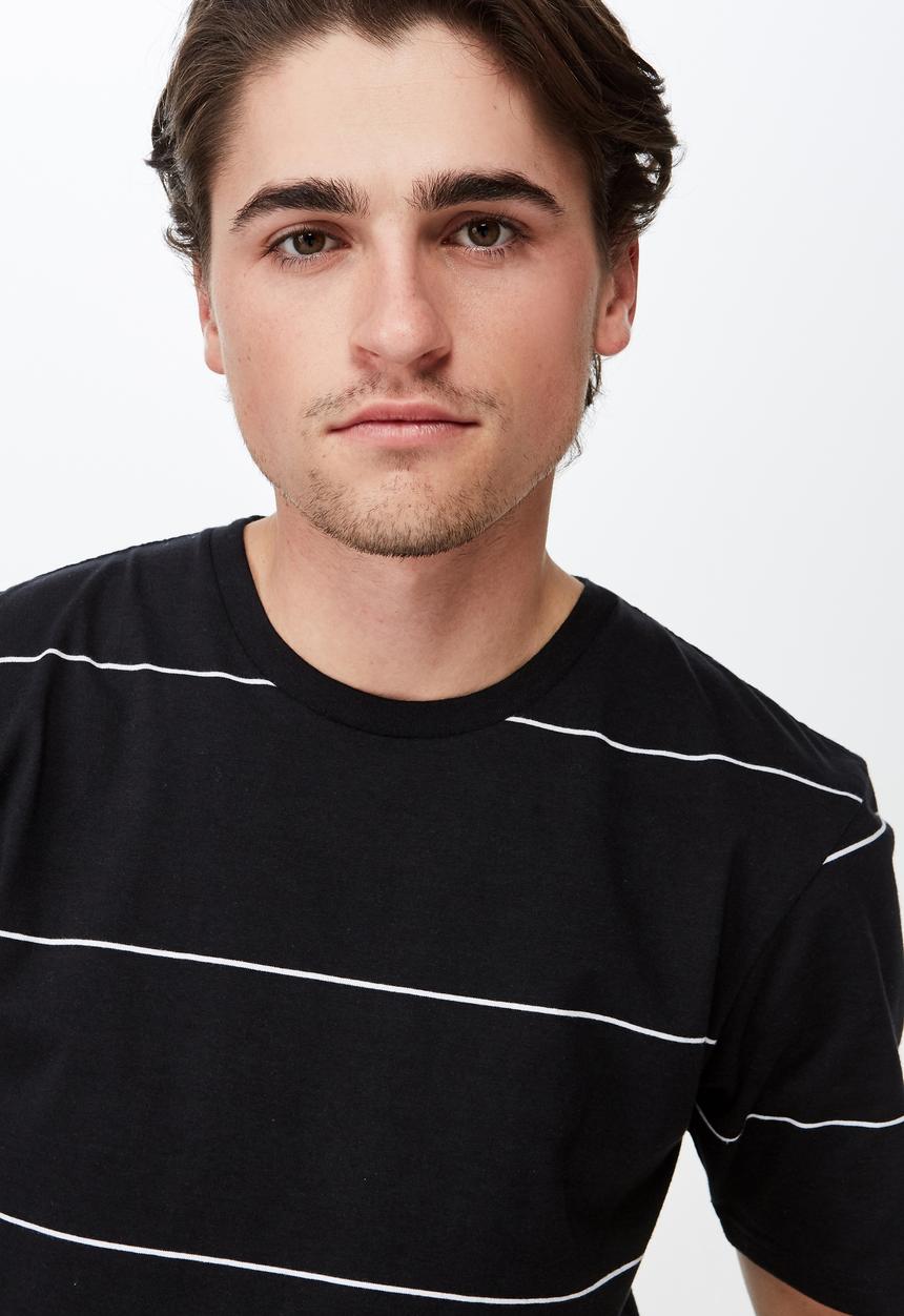 Cotton On - Tbar space premium crew neck tee - black & white