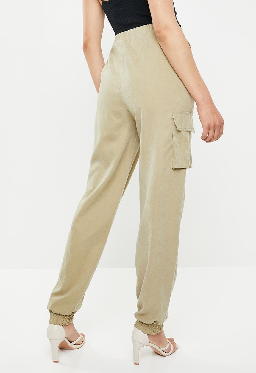 Missguided - Sandy nylon pocket buckle detail cargo trouser - brown