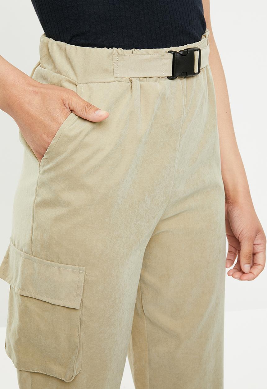 Missguided - Sandy nylon pocket buckle detail cargo trouser - brown