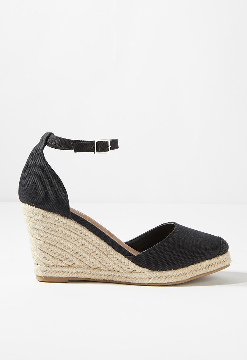 Cotton On - Canvas closed toe wedges - black