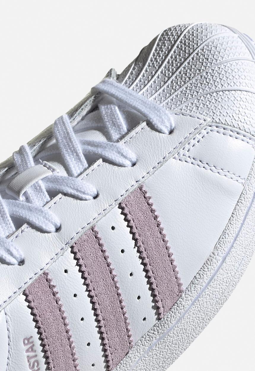 adidas Originals - Superstar w - ftwr white / soft vision / core black