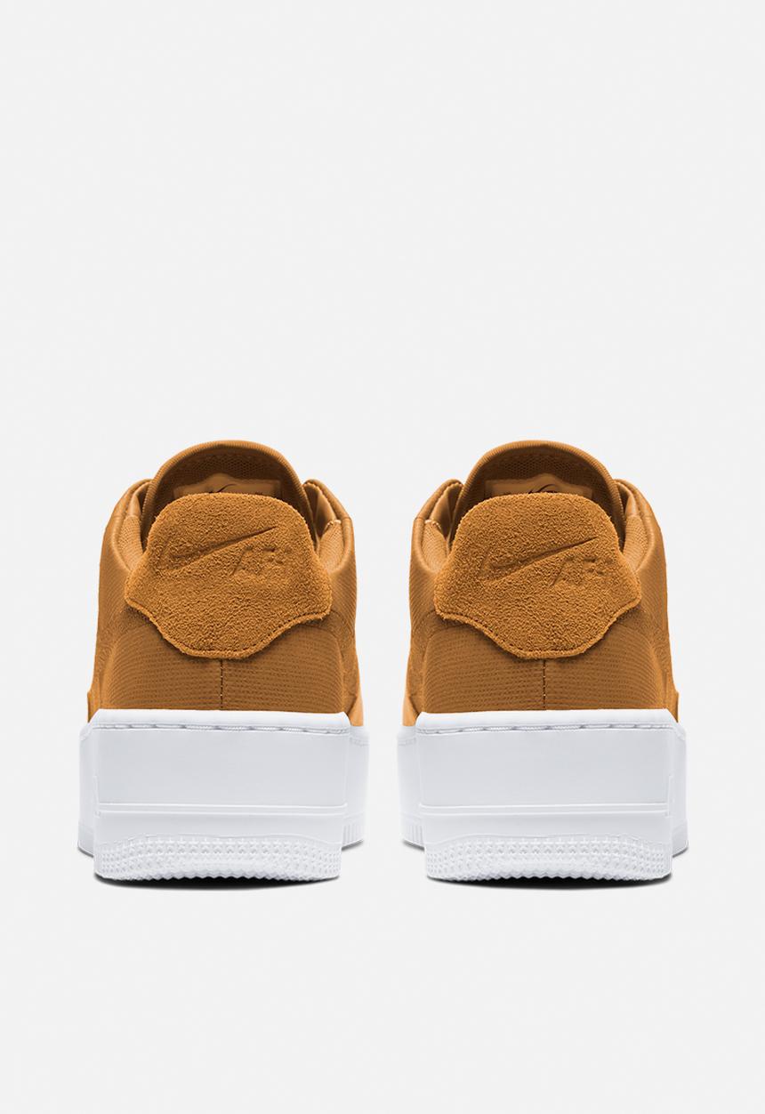 Nike - Air Force 1 Sage Low Lux - wheat/wheat-metallic gold-white