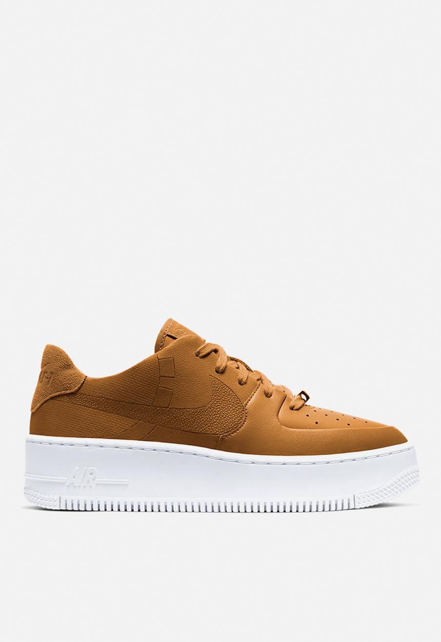 Nike - Air Force 1 Sage Low Lux - wheat/wheat-metallic gold-white