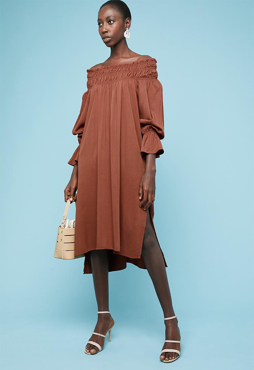 Superbalist - Off the shoulder midi dress - rust