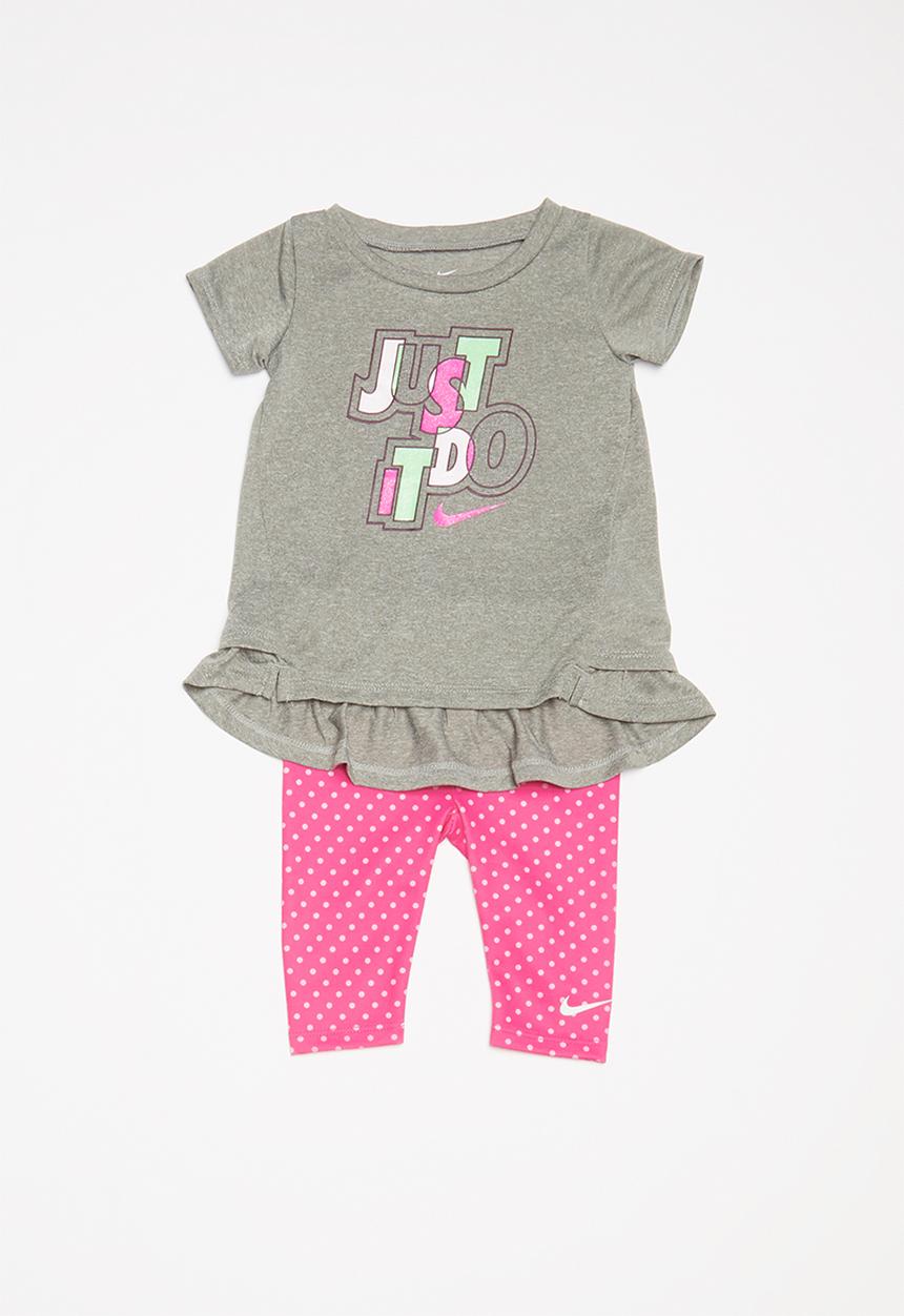 Nike - Tunic & capri set - grey & pink 