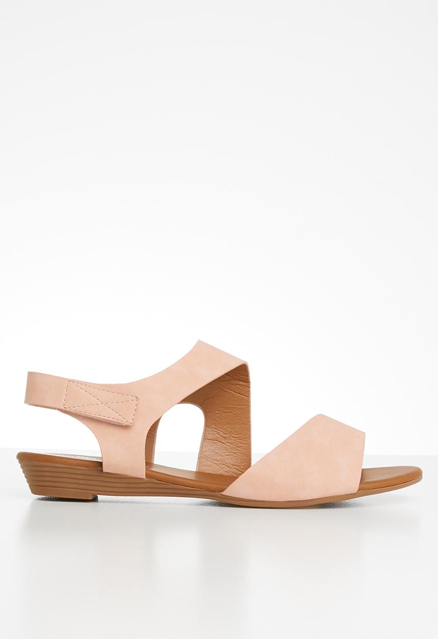 Butterfly Feet - Faux leather low wedge sandal - pink