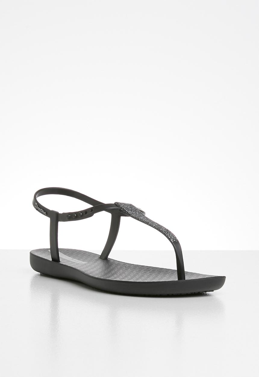 Ipanema - Class pop T-strap sandal - black