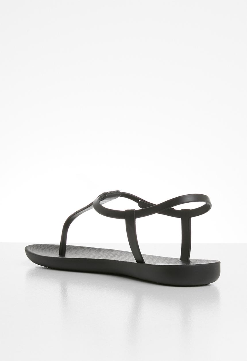 Ipanema - Class pop T-strap sandal - black