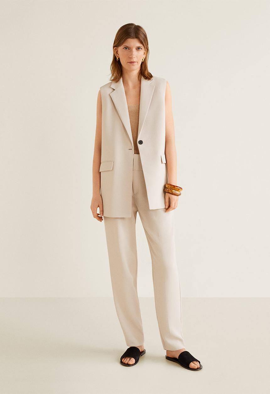 MANGO - Straight-cut gilet - beige 