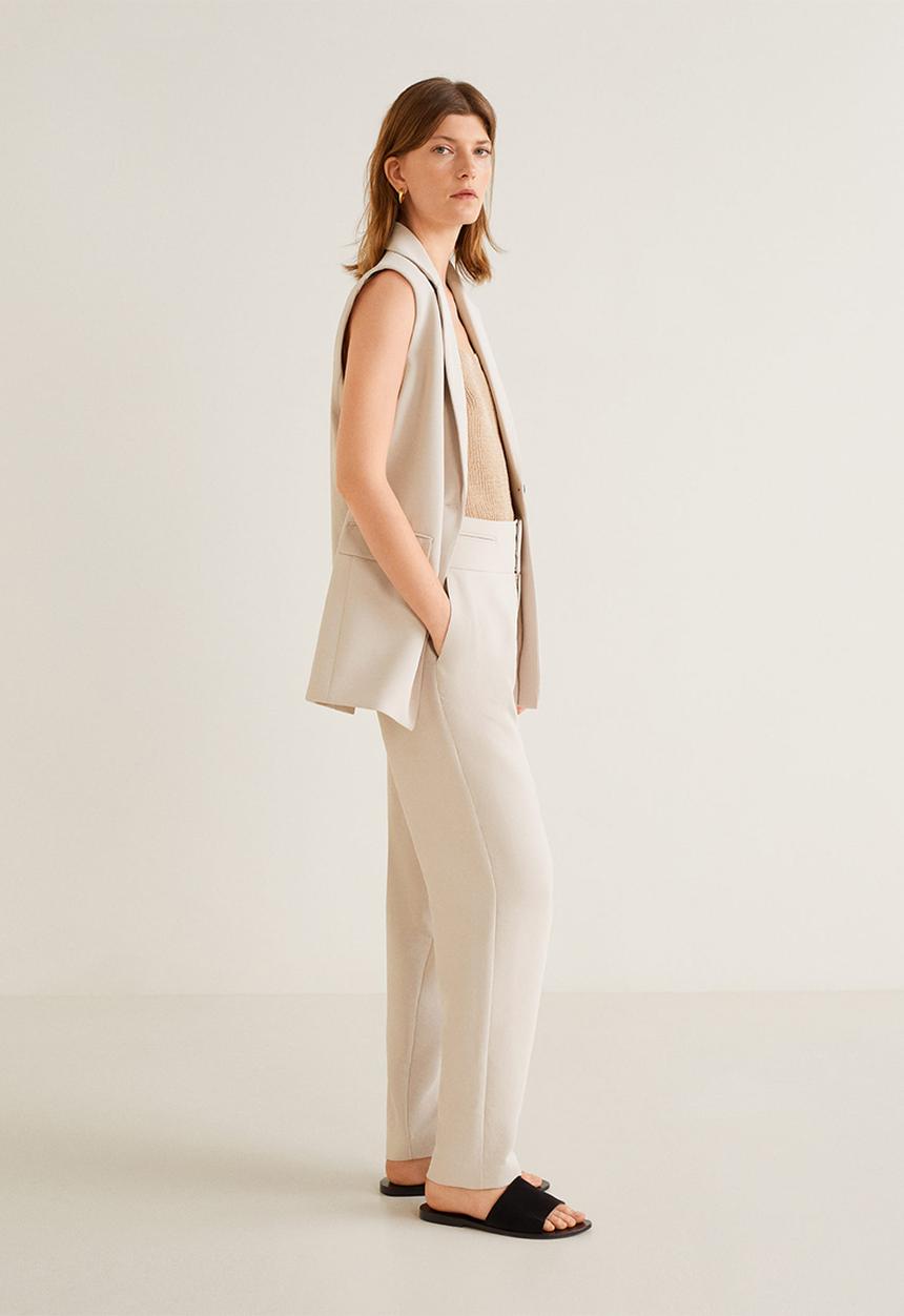 MANGO - Straight-cut gilet - beige 