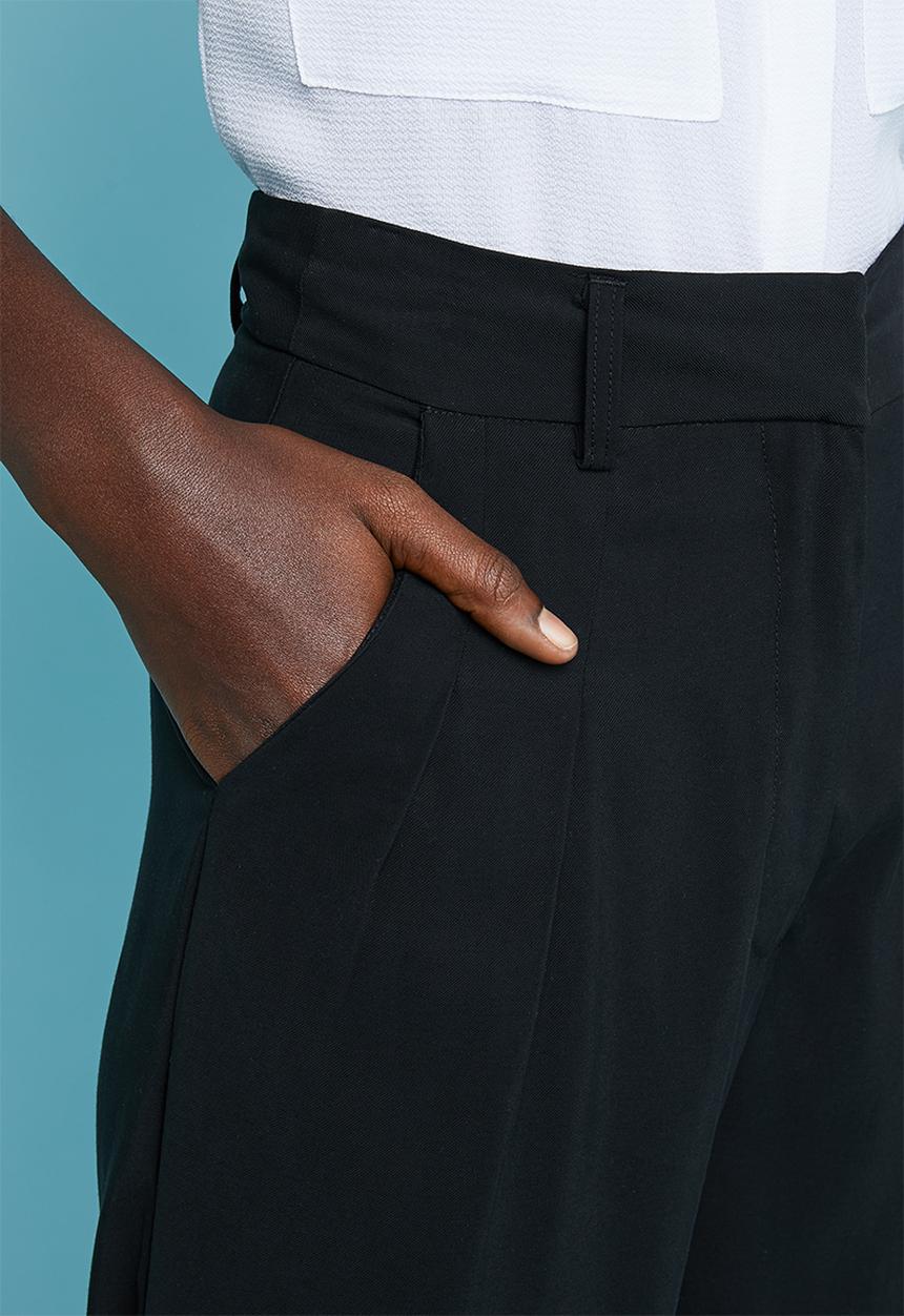 Superbalist - Extreme tapered trouser - black