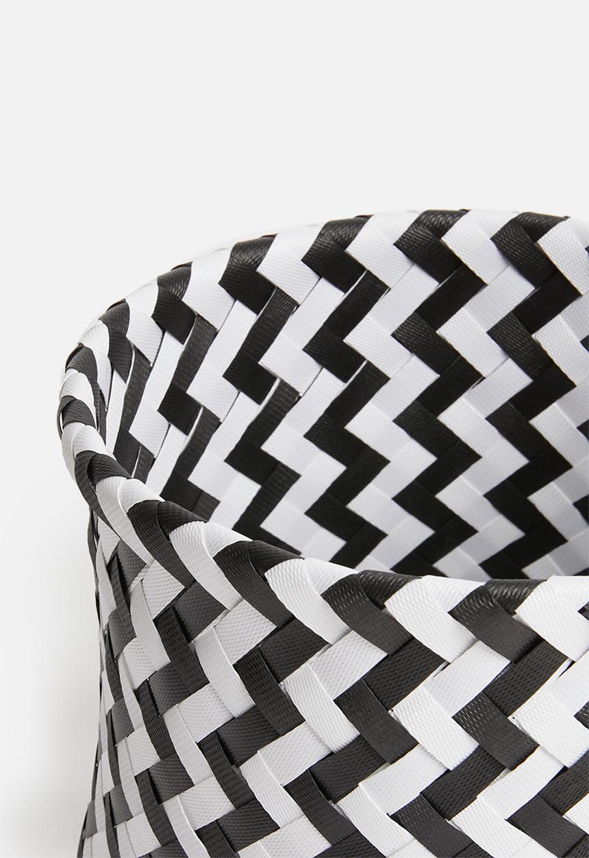 Sixth Floor - Plastic basket small - black & white
