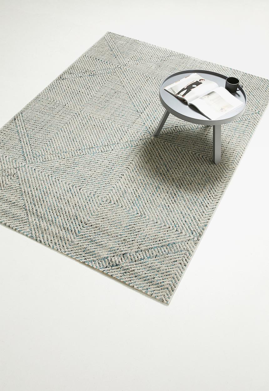 Sixth Floor - Arrow antique trend rug - grey & cream