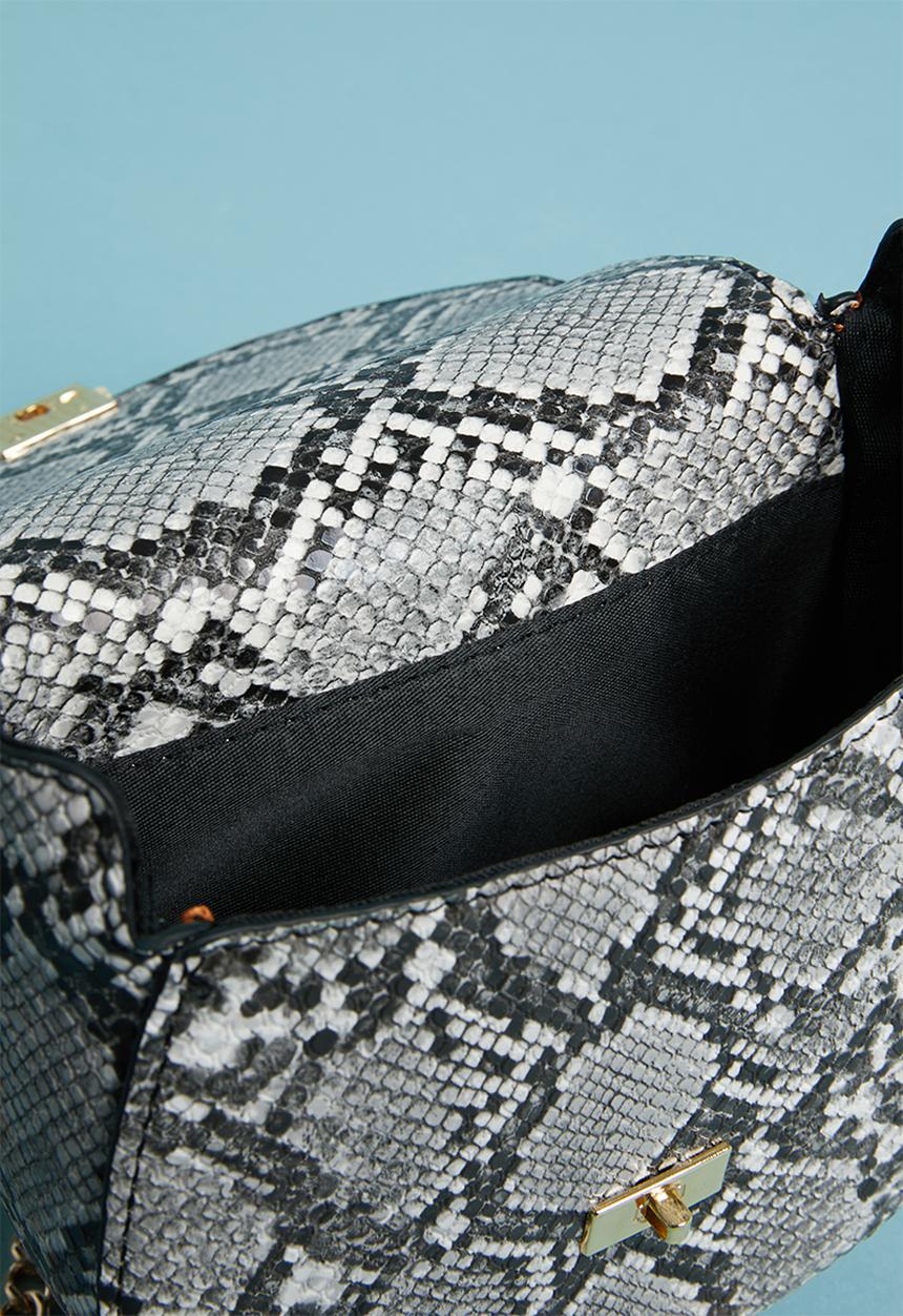 Superbalist - Carez snake print bag - black & white