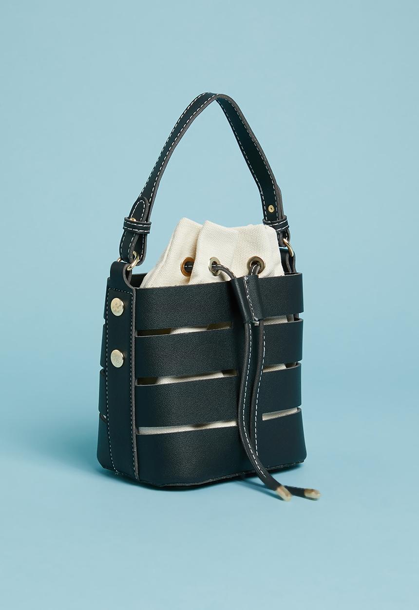 Superbalist - Cut out detail bucket bag - black
