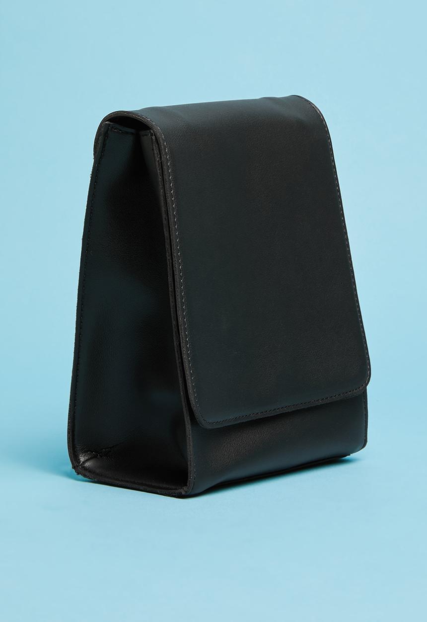 Superbalist - Minimal detail crossbody bag - black