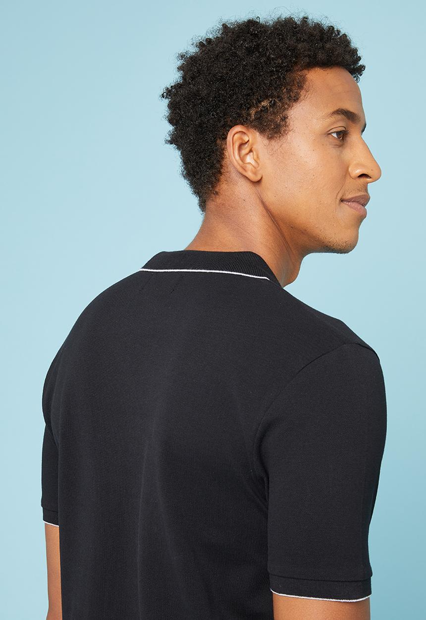 Superbalist - Pique slim fit tipped golfer - black
