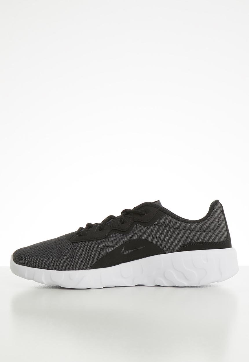 Nike - Explore Strada - black / white