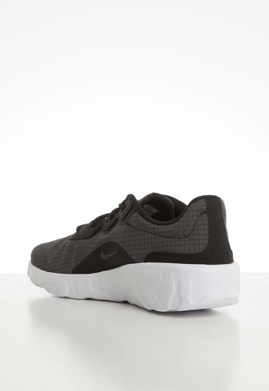 Nike - Explore Strada - black / white