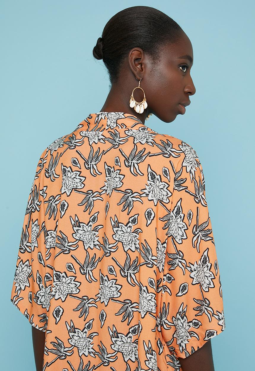 Superbalist - Open front cover up - orange