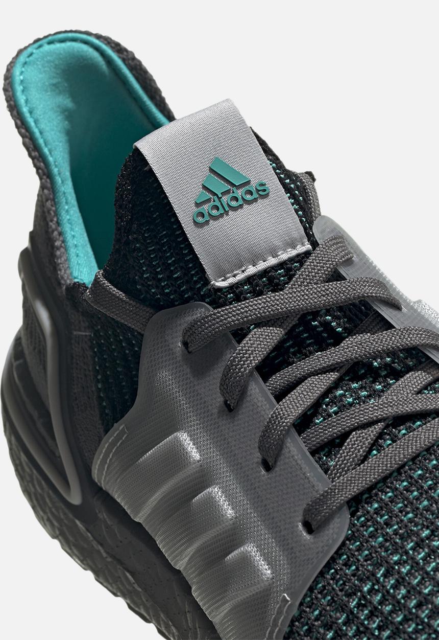 adidas Performance - UltraBOOST 19 - core black / grey 