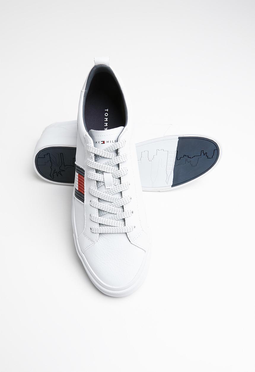 Tommy Hilfiger - Leather flag detail sneaker - white