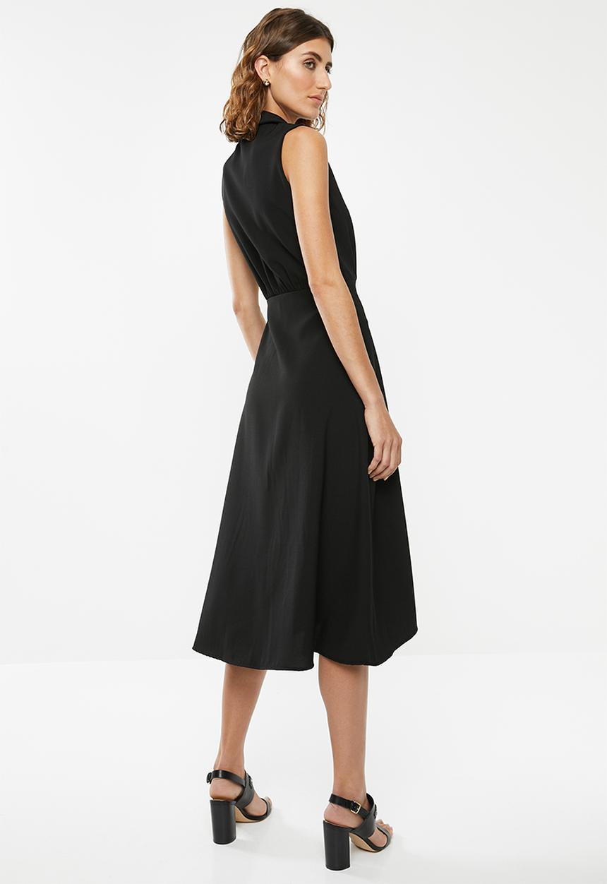 edit - Sleeveless wrap dress with collar - black
