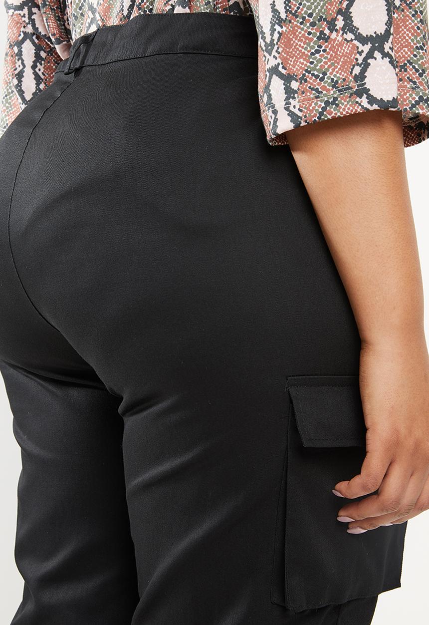 Missguided - Curve straight leg cargo trousers - black