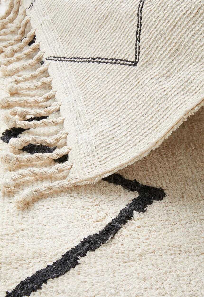 Sixth Floor - Tufted runner - white & black