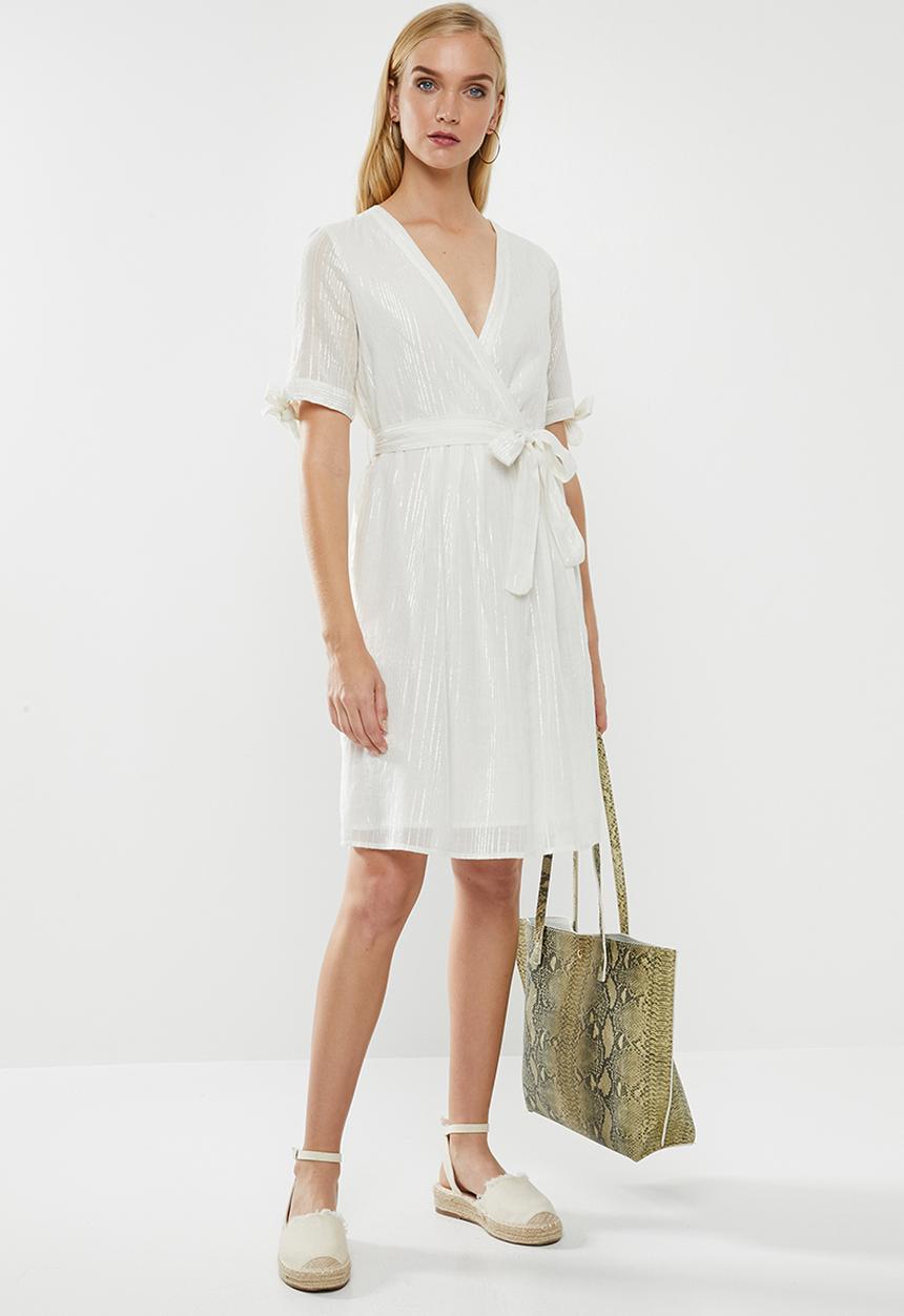 Vero Moda - Lena v-neck dress - cream