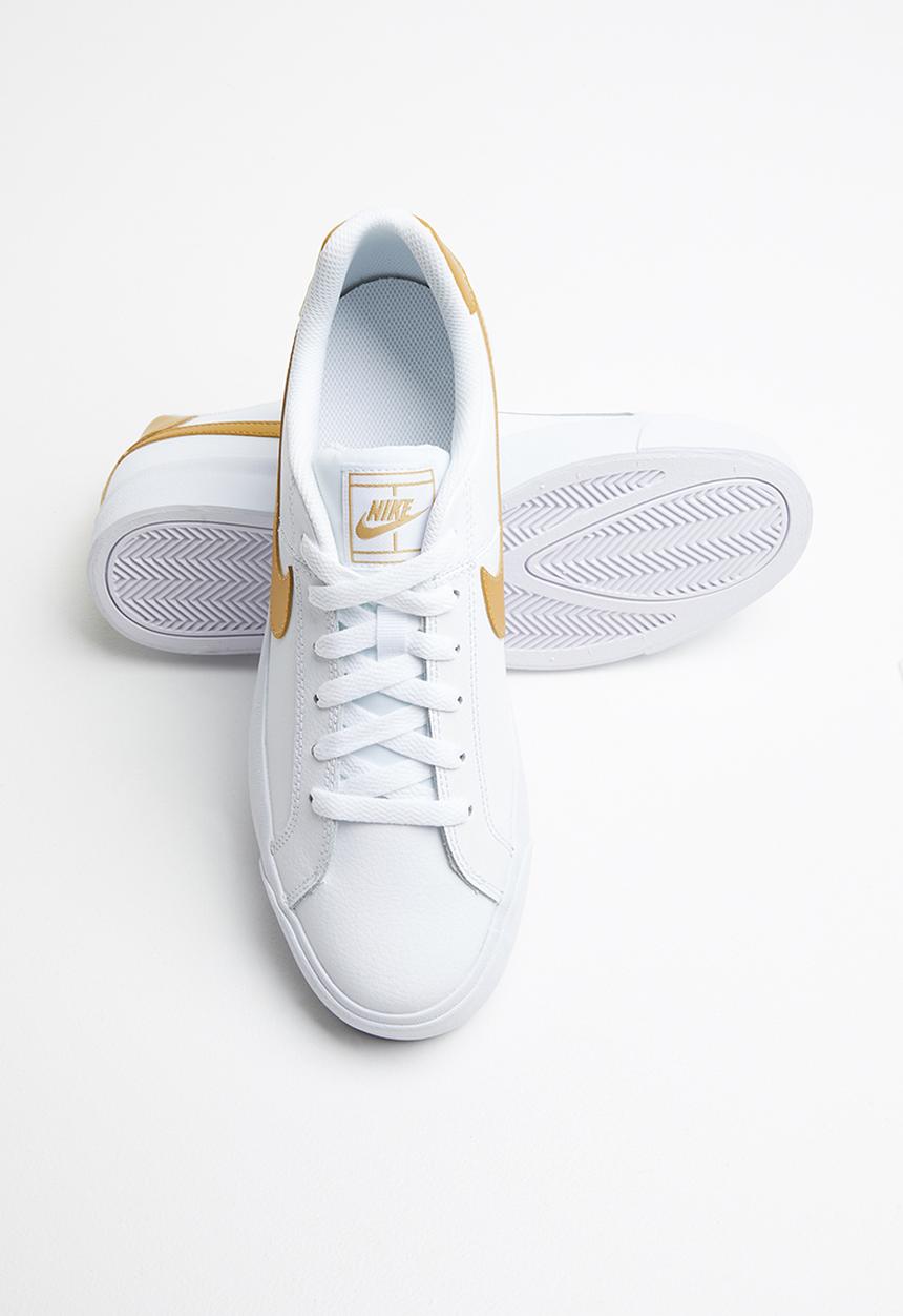 Nike - Court Royale AC - white / metallic gold