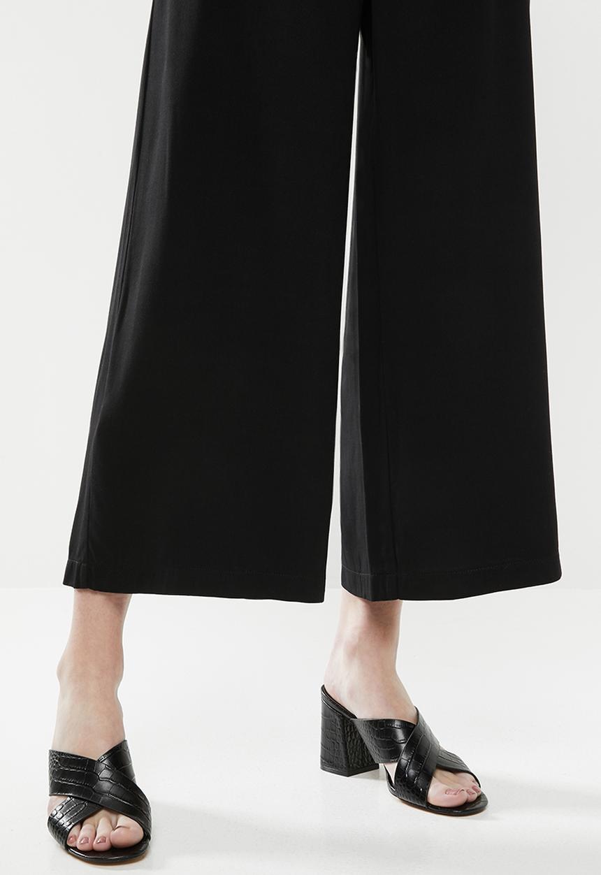 Superbalist - Formal wide leg pants - black