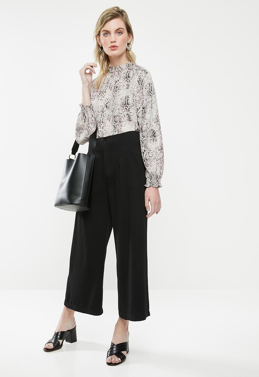 Superbalist - Formal wide leg pants - black
