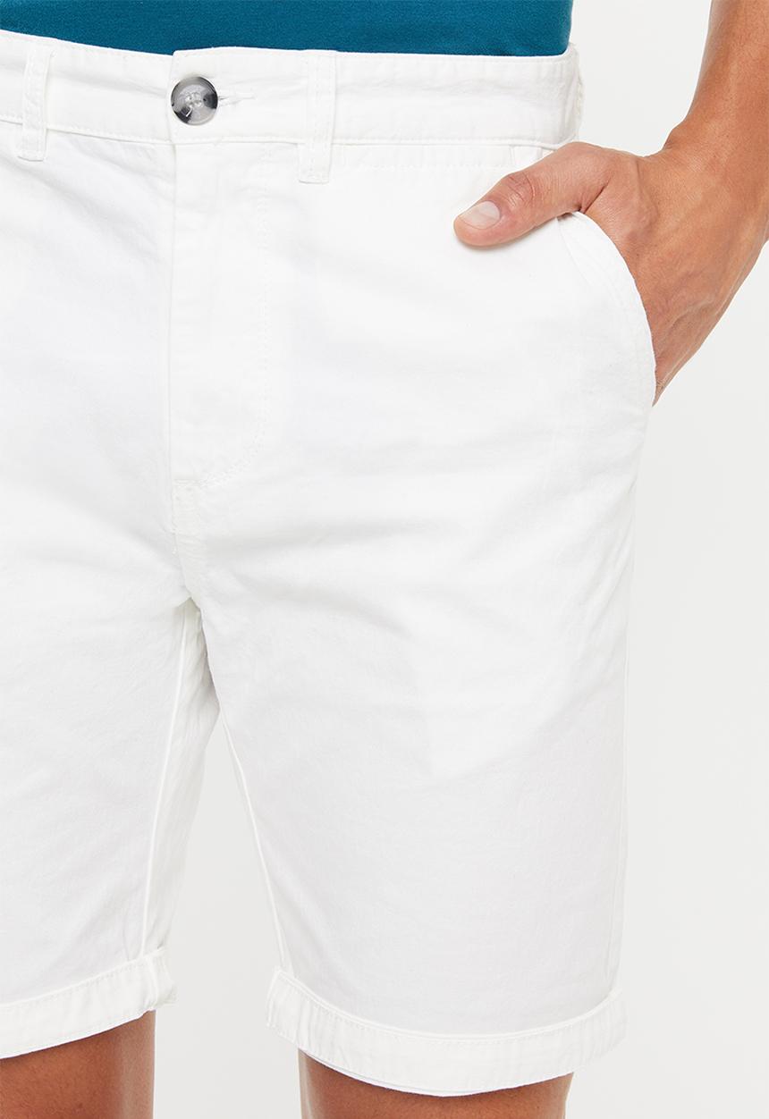 Cotton On - Washed chino shorts - white