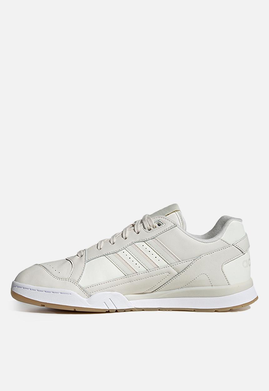 adidas Originals - A.R. Trainer - chalk white / ftwr white