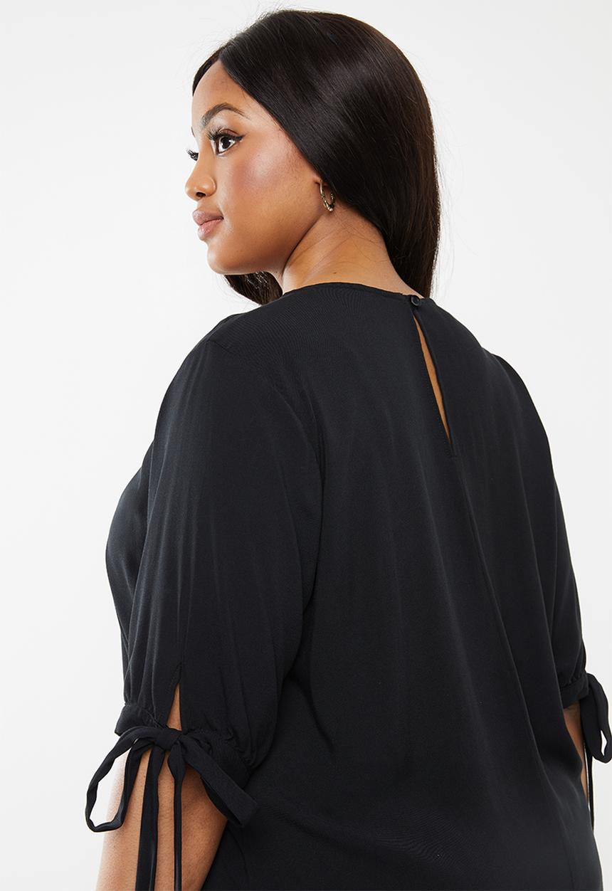 Superbalist - Sleeve detail shift dress - black