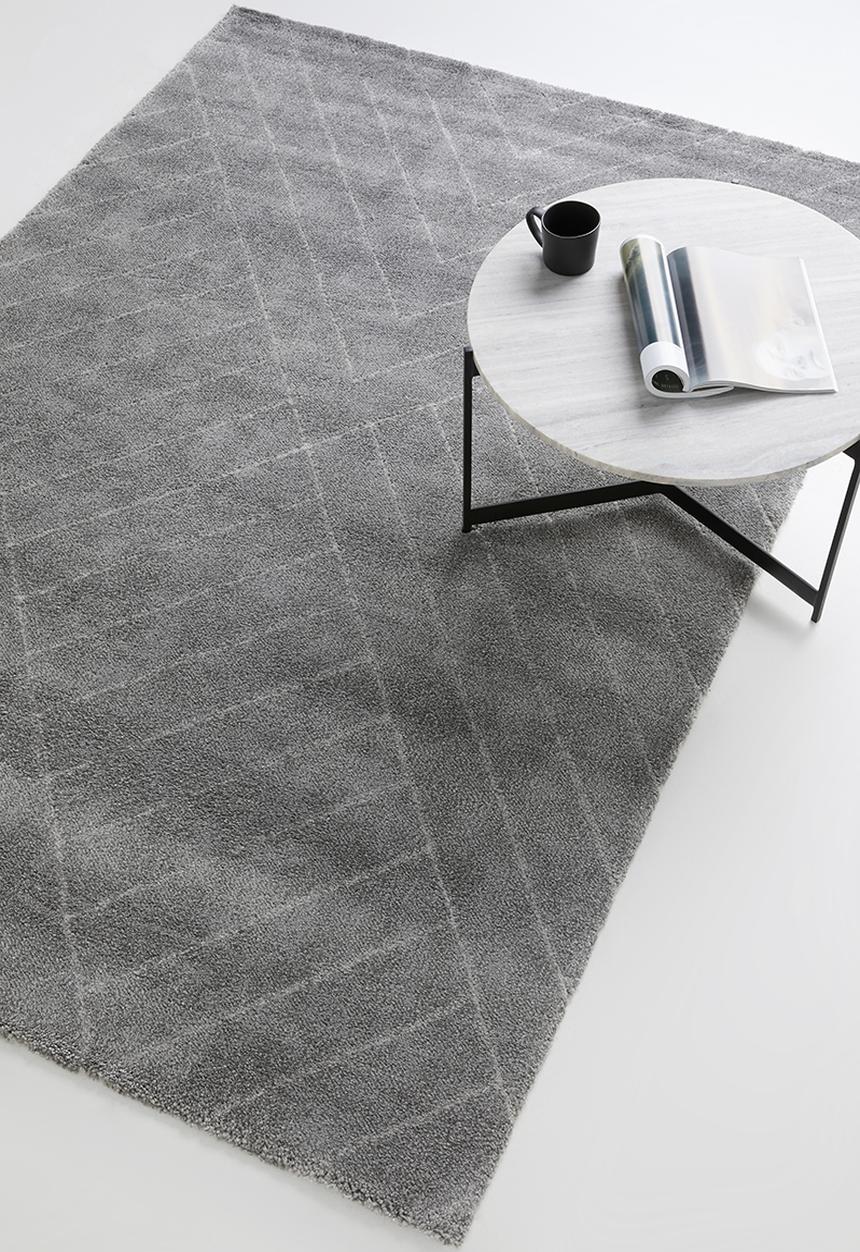 Sixth Floor - Chill rug - dark grey linear