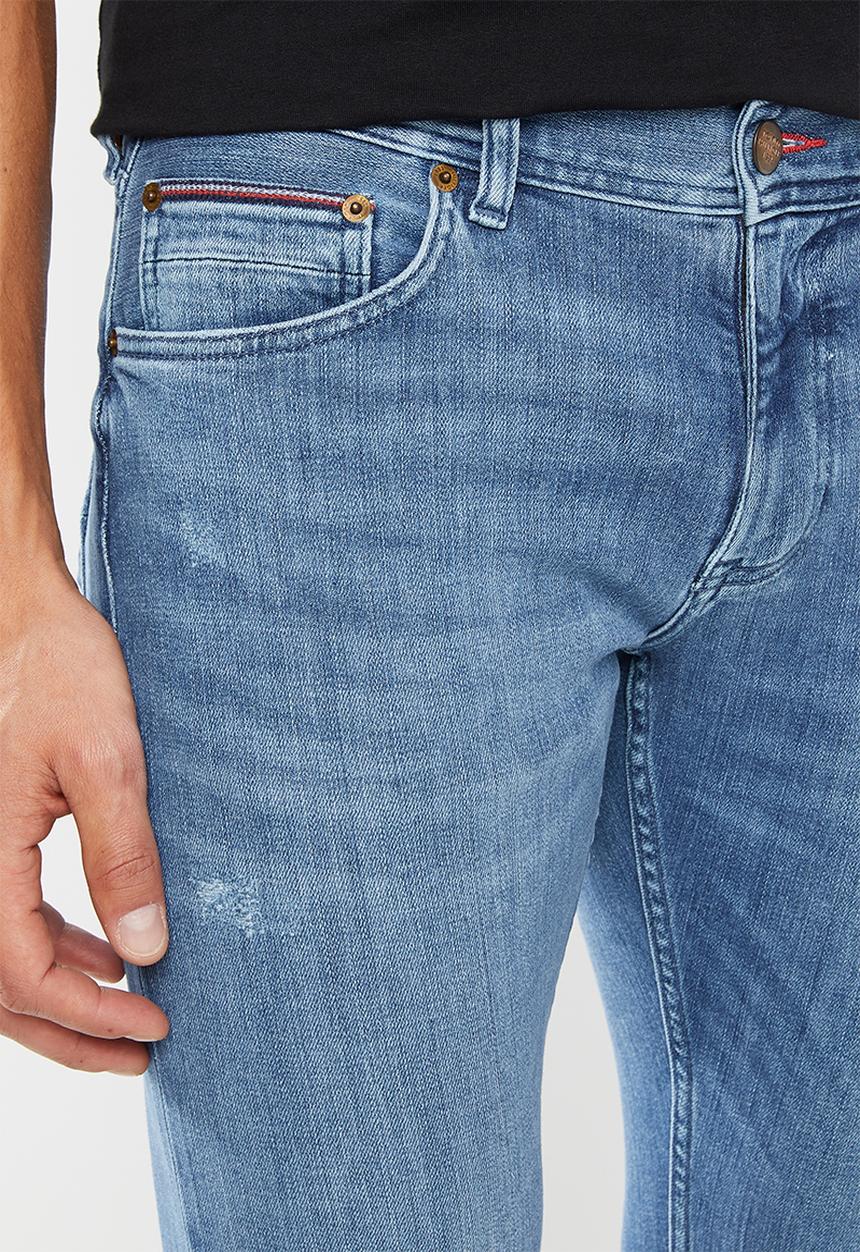 Tommy Hilfiger - Bleecker distressed slim fit jeans - blue