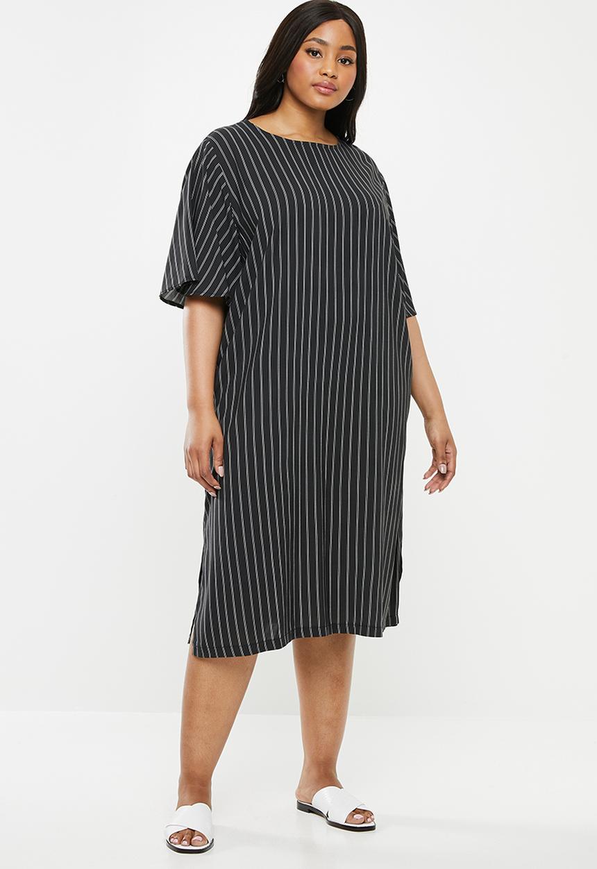 Superbalist - Slit detail tee dress - black & white 