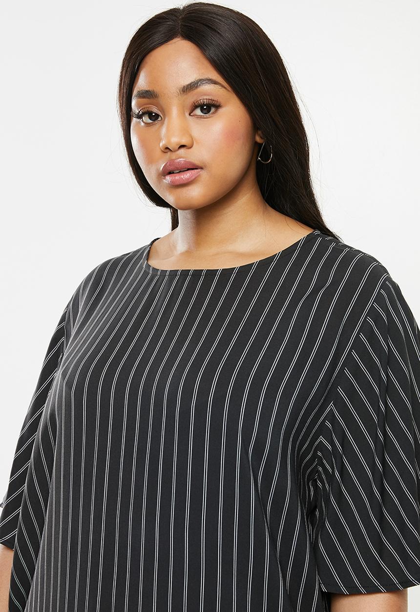 Superbalist - Slit detail tee dress - black & white 