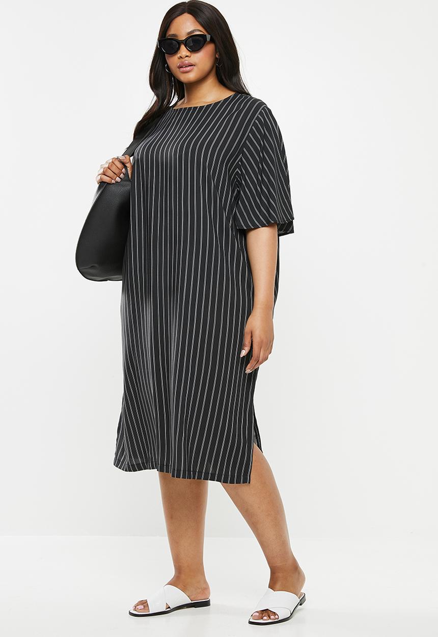 Superbalist - Slit detail tee dress - black & white 