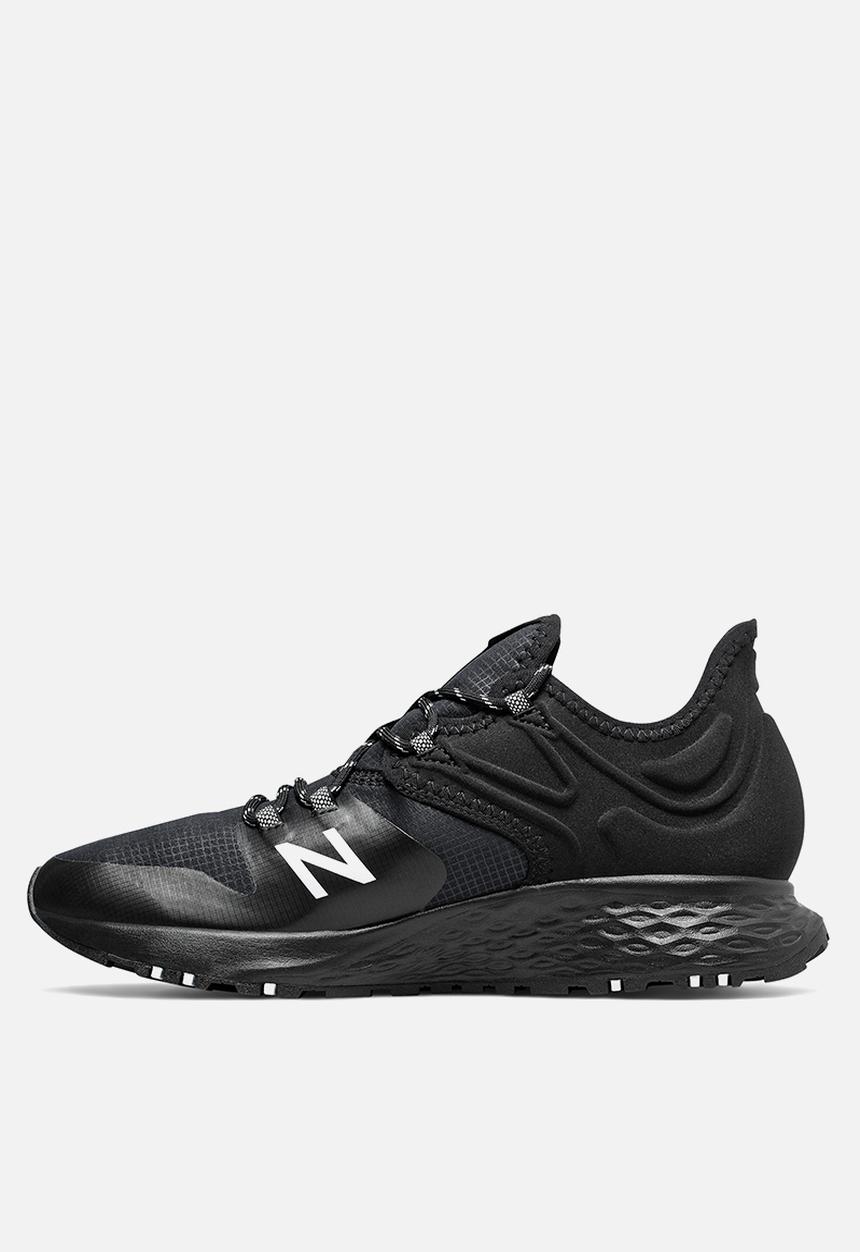 New Balance  - Fresh Foam ROAV Trail - black