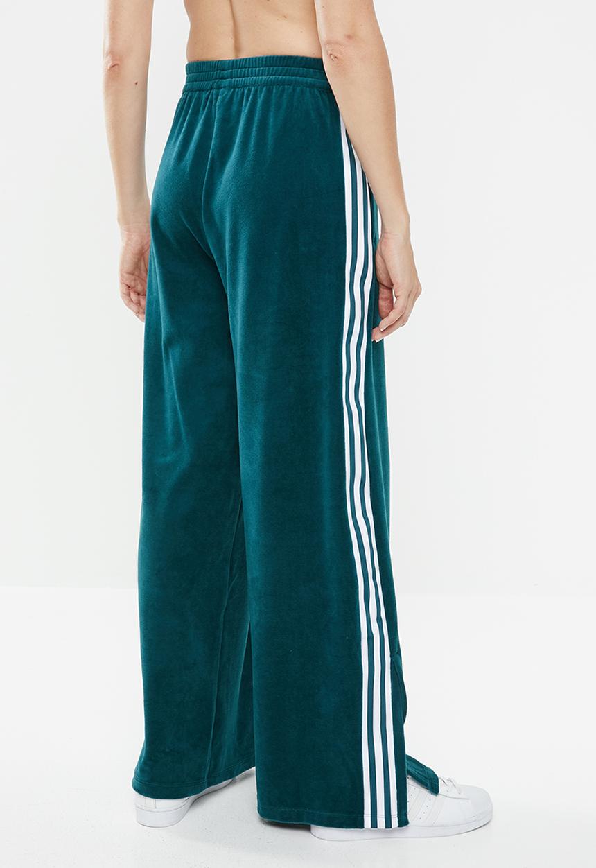 adidas Originals - Lifestyle velvet trackpants - blue
