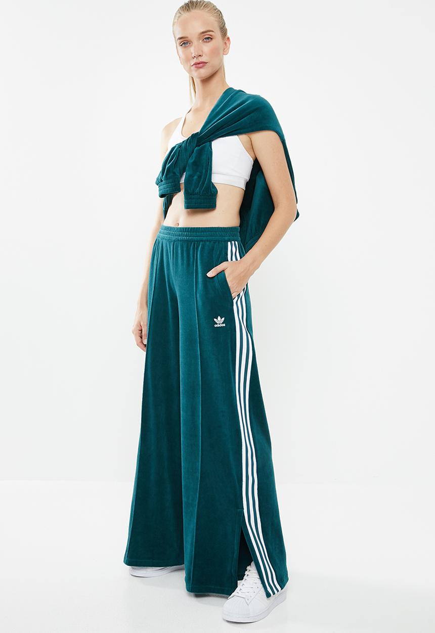 adidas Originals - Lifestyle velvet trackpants - blue