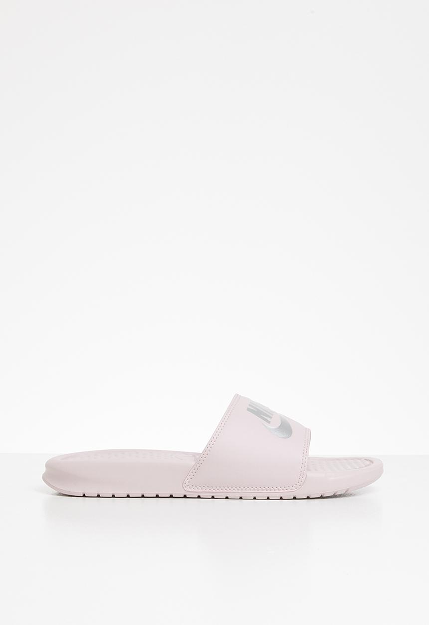 Nike - Benassi "just do it." sandal - purple